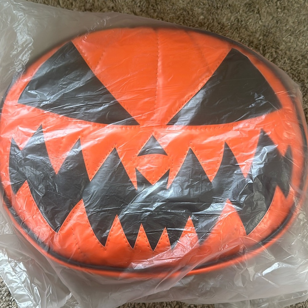 Nara Prado Pumpkin crossbody purse